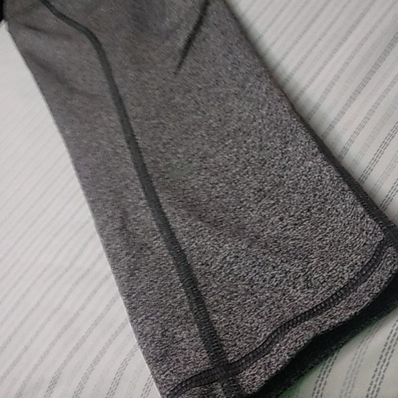 VICTORIA'S SECRET SPORT WOMENS CAPRI LEGGINGS - Picture 5 of 13